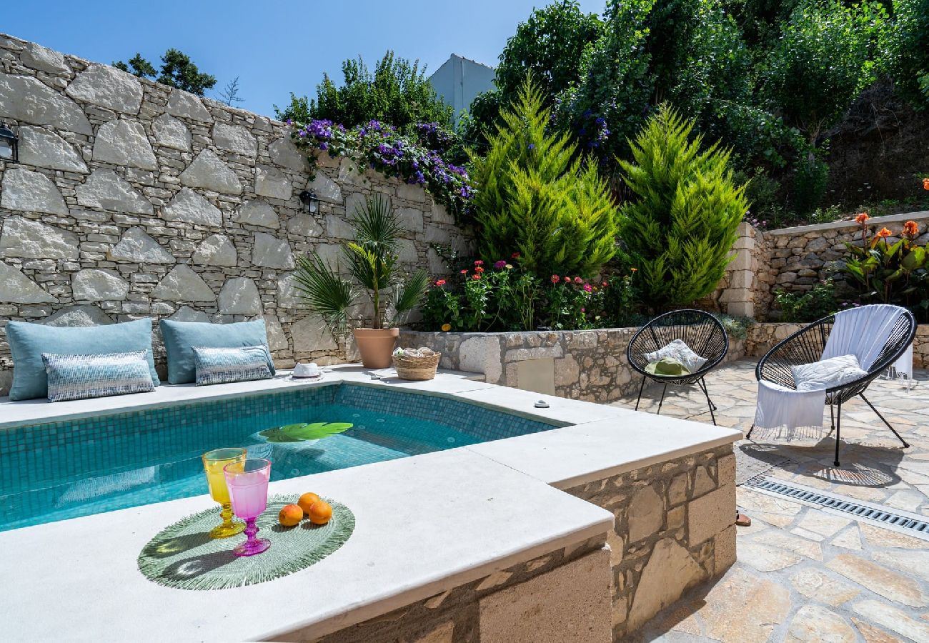 Villa in Armeni - Butterfly, a historical villa with pool & hot tub!