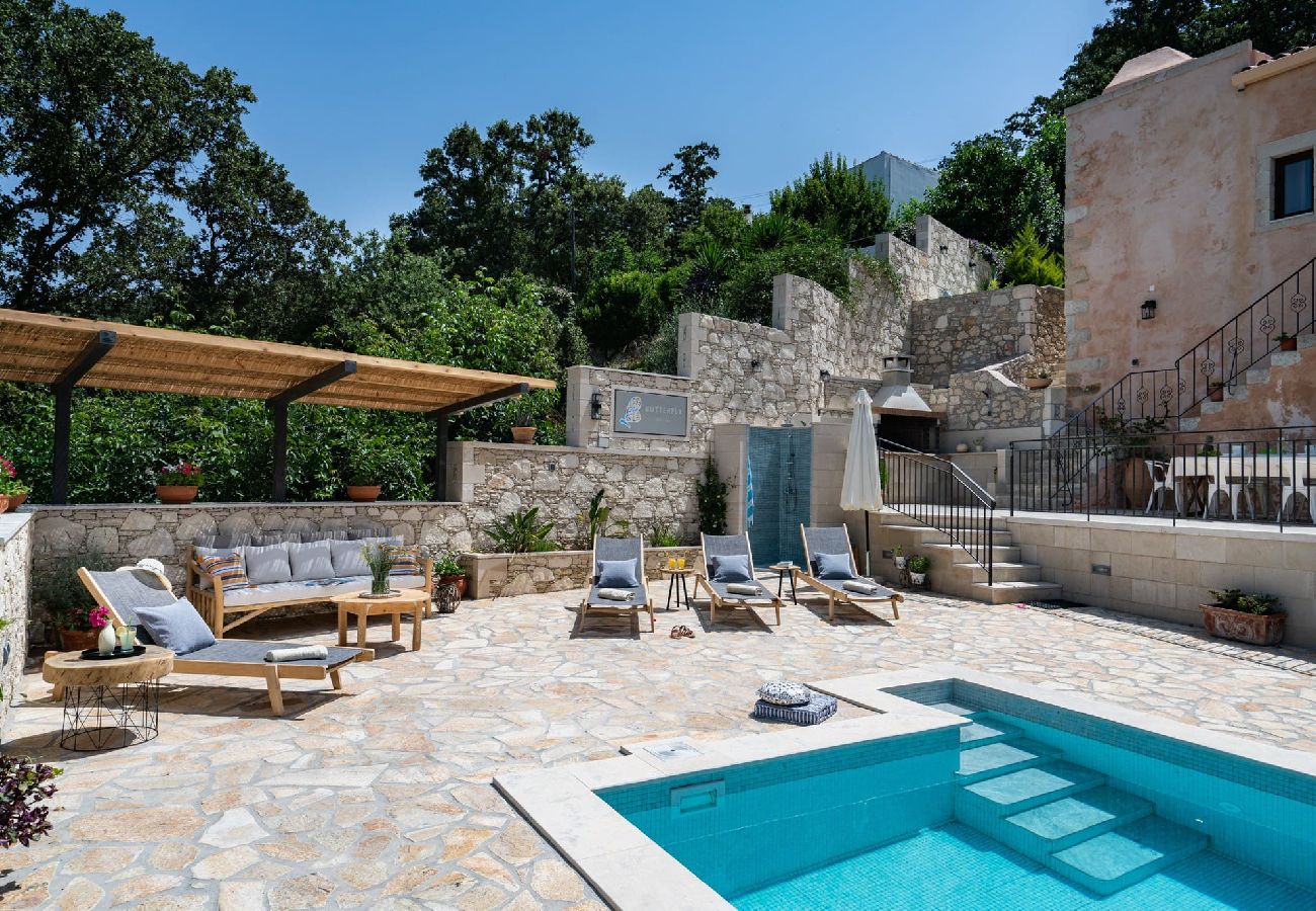 Villa in Armeni - Butterfly, a historical villa with pool & hot tub!