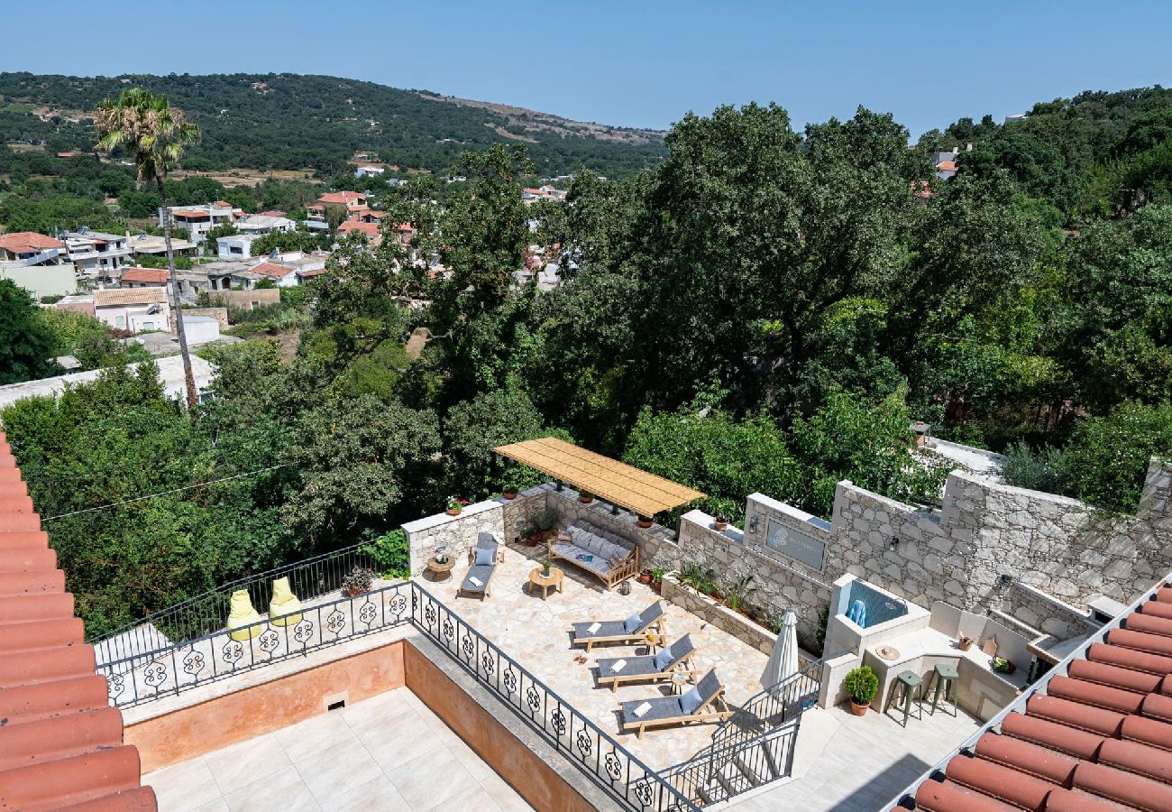 Villa in Armeni - Butterfly, a historical villa with pool & hot tub!