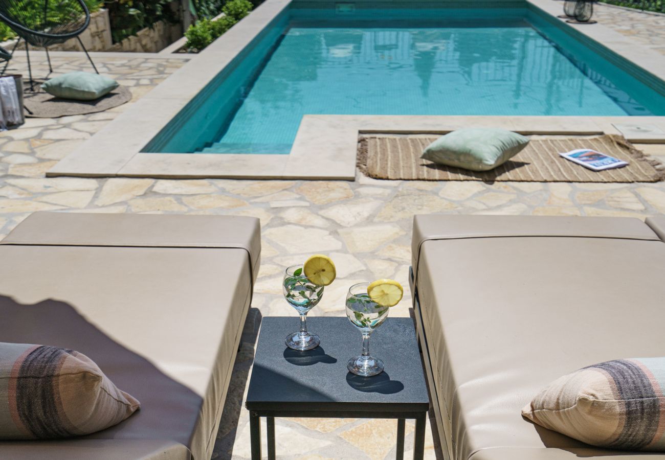 Villa in Armeni - Butterfly, a historical, fairytale-style, villa with pool & hot tub!