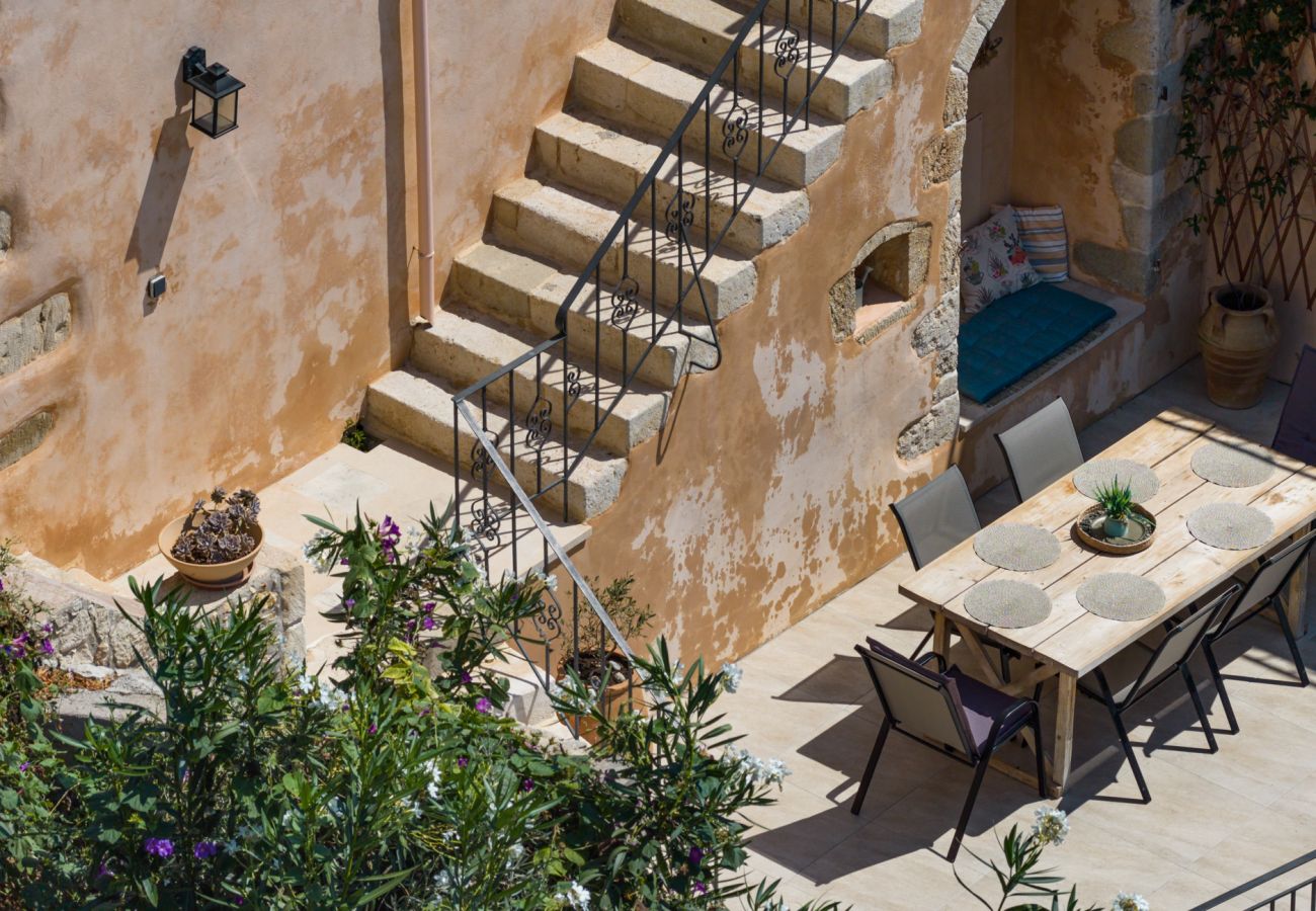 Villa in Armeni - Butterfly, a historical, fairytale-style, villa with pool & hot tub!