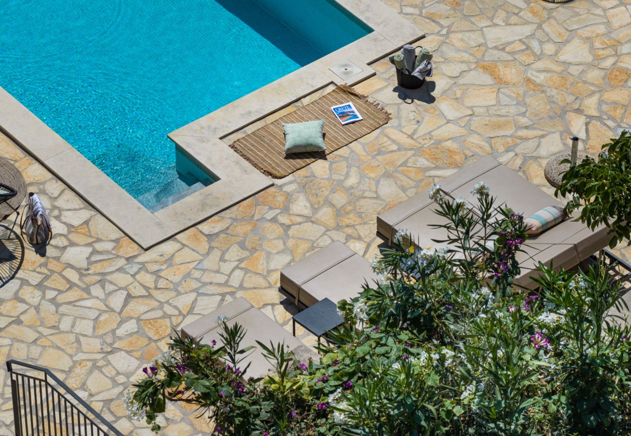 Villa in Armeni - Butterfly, a historical, fairytale-style, villa with pool & hot tub!