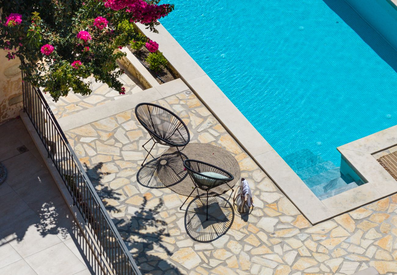 Villa in Armeni - Butterfly, a historical, fairytale-style, villa with pool & hot tub!