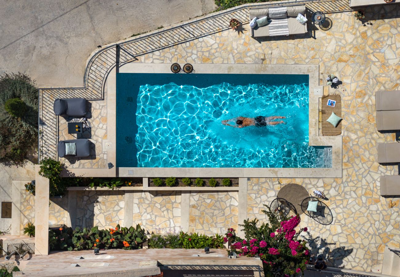 Villa in Armeni - Butterfly, a historical, fairytale-style, villa with pool & hot tub!