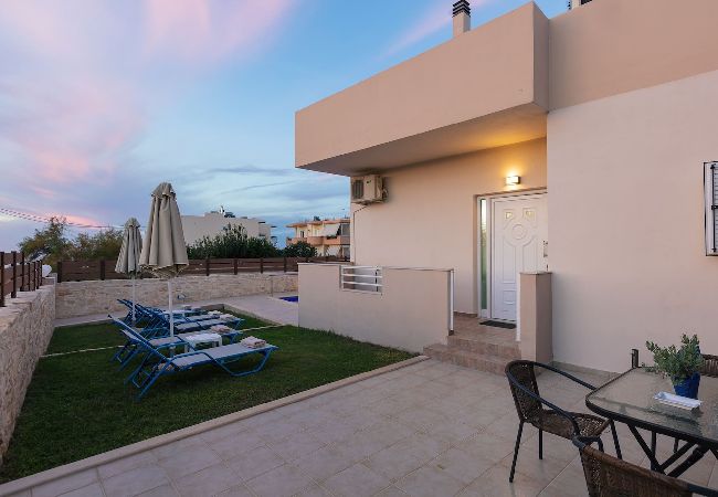 House in Skaleta - Walking distance to the beach,3bdr villa with pool