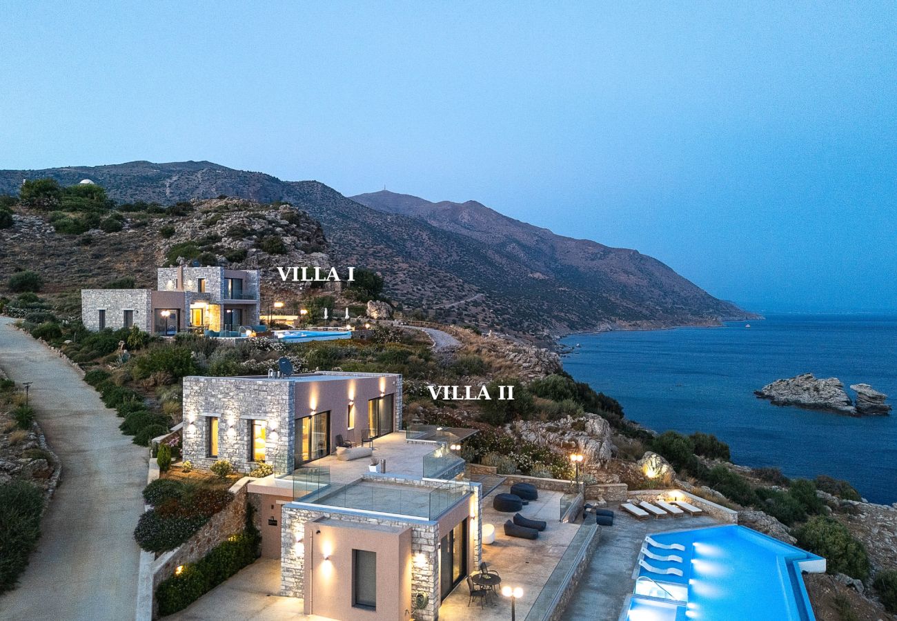 Villa in Rethymno - Seafront luxury villa,infinity pool & devine views