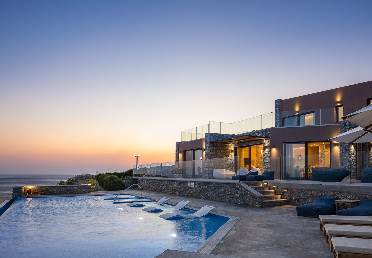 Villa in Rethymno - Seafront luxury villa,infinity pool & devine views