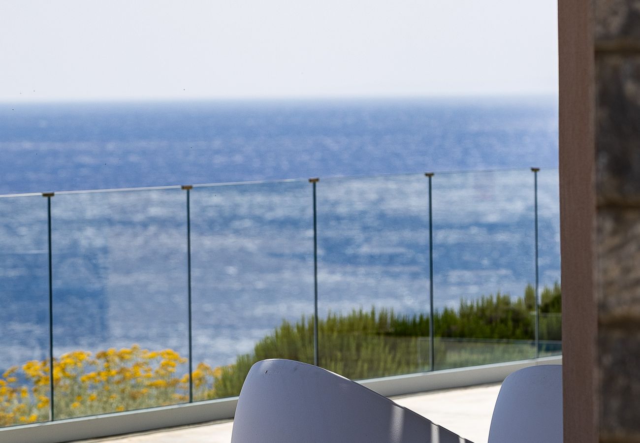 Villa in Rethymno - Seafront luxury villa,infinity pool & devine views