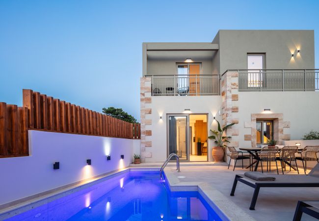 Villa in Hamalevri - Marvelous new luxury villa with heated pool!