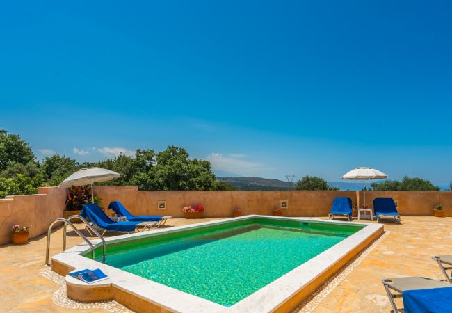 Villa in Prines - Private villa with unique panoramic sea views, pool, bbq, 3km to the beach!