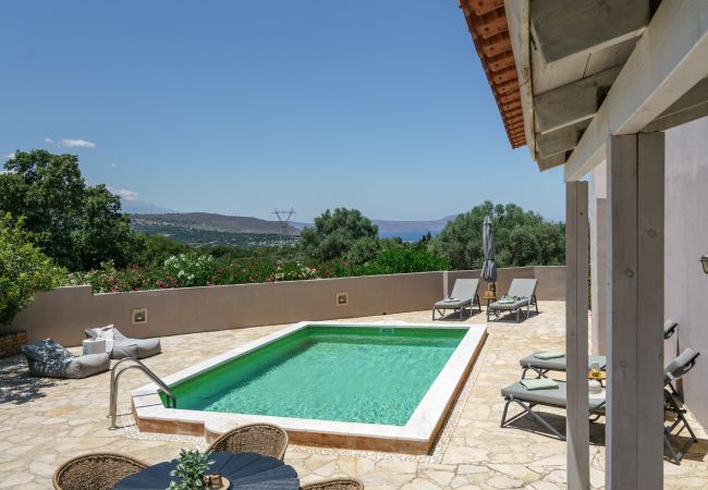Villa in Prines - Private villa with unique panoramic sea views, pool, bbq, 3km to the beach!