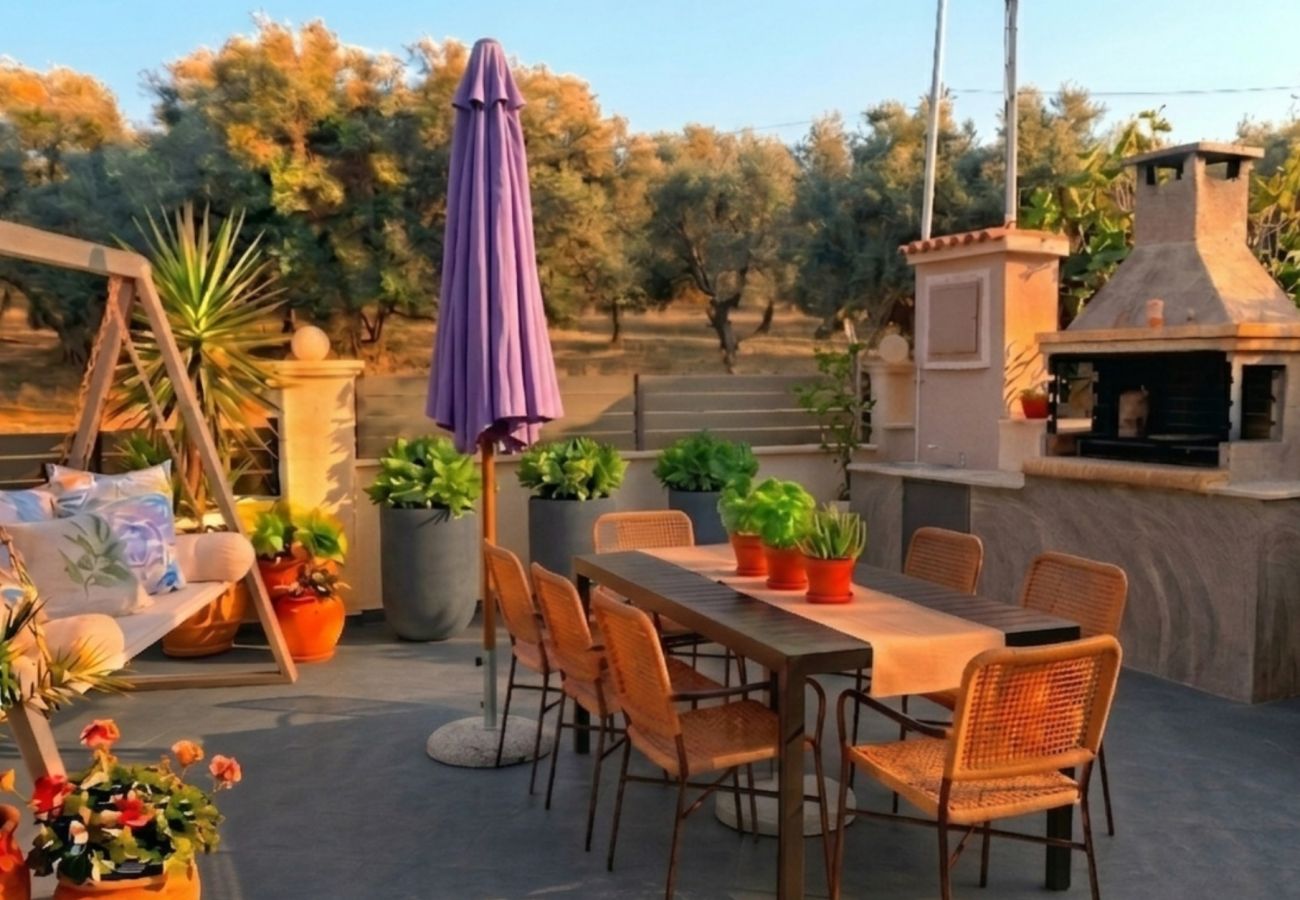 Villa in Prines - Private villa with unique panoramic sea views, pool, bbq, 3km to the beach!