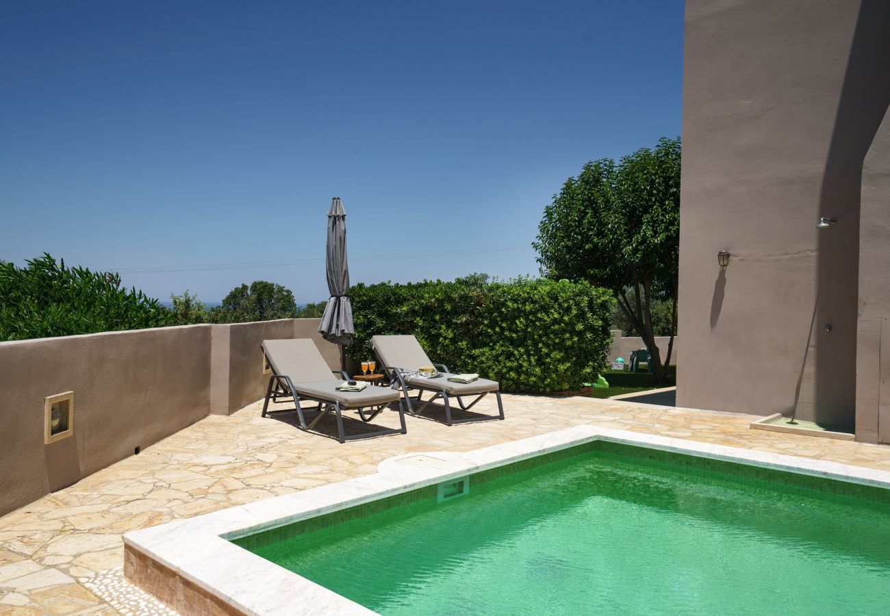 Villa in Prines - Private villa with unique panoramic sea views, pool, bbq, 3km to the beach!