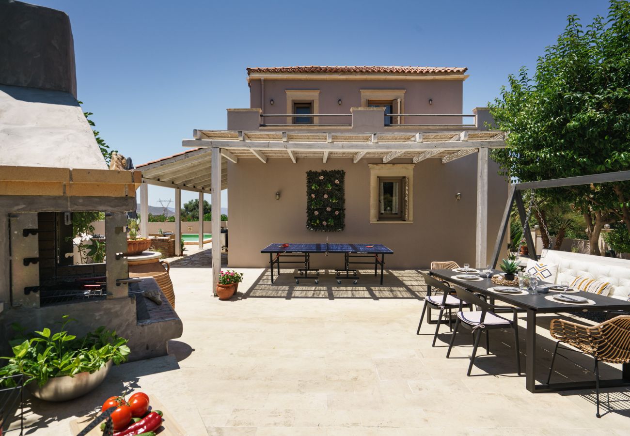 Villa in Prines - Private villa with unique panoramic sea views, pool, bbq, 3km to the beach!