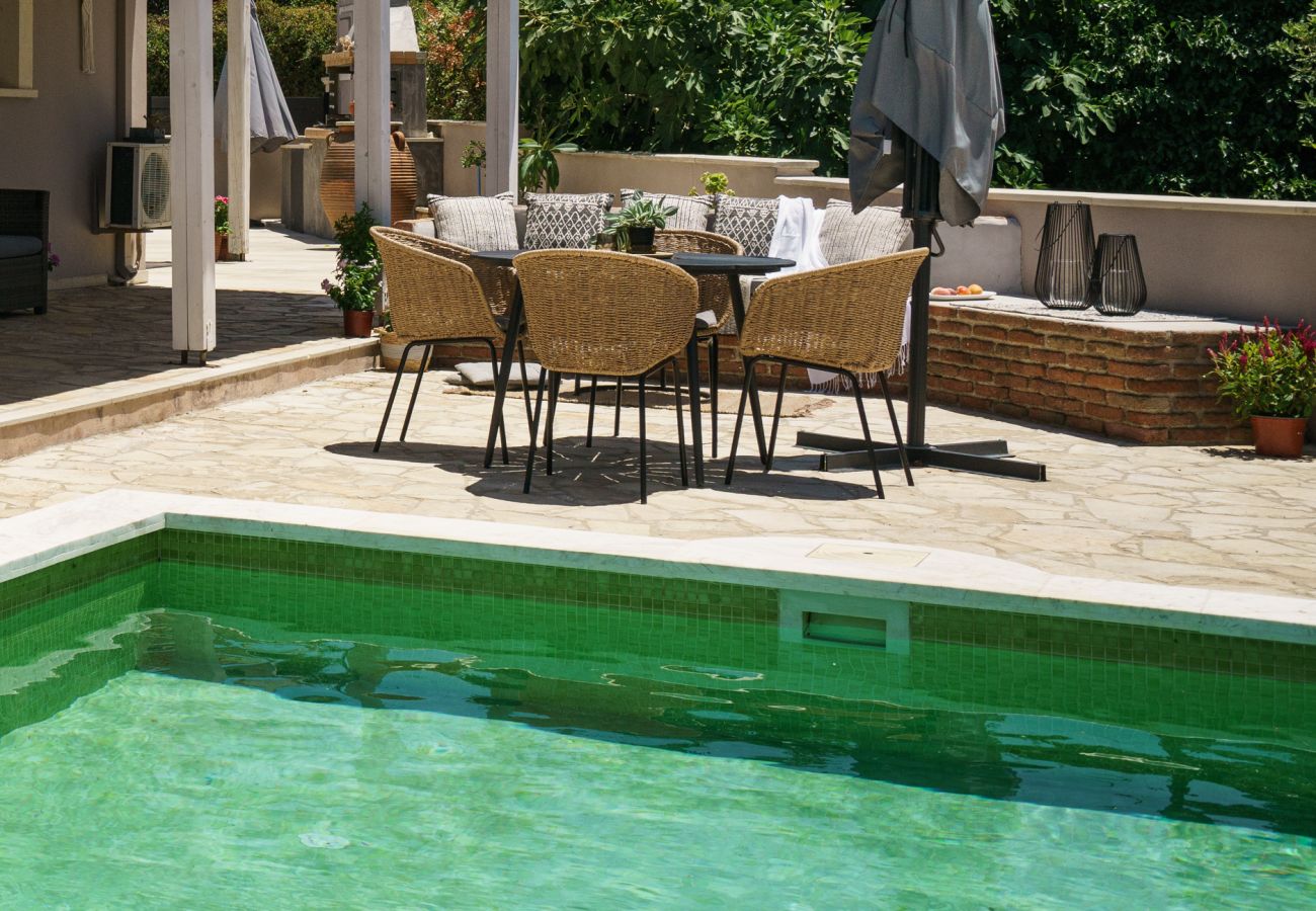 Villa in Prines - Private villa with unique panoramic sea views, pool, bbq, 3km to the beach!