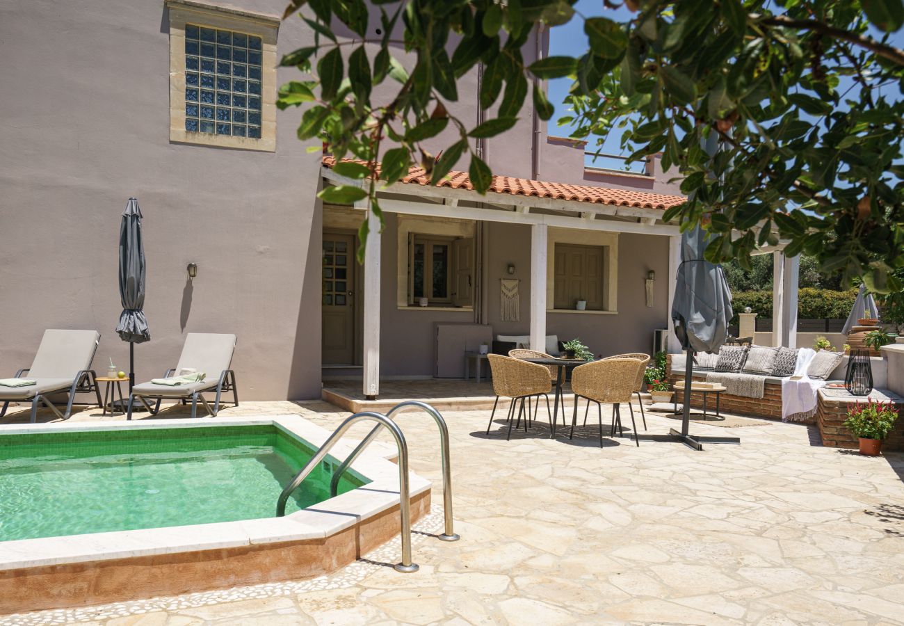 Villa in Prines - Private villa with unique panoramic sea views, pool, bbq, 3km to the beach!