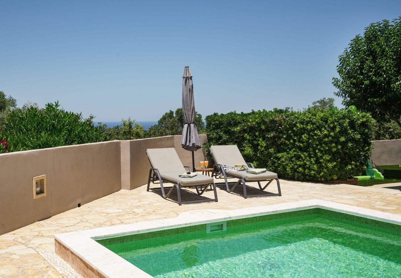 Villa in Prines - Private villa with unique panoramic sea views, pool, bbq, 3km to the beach!