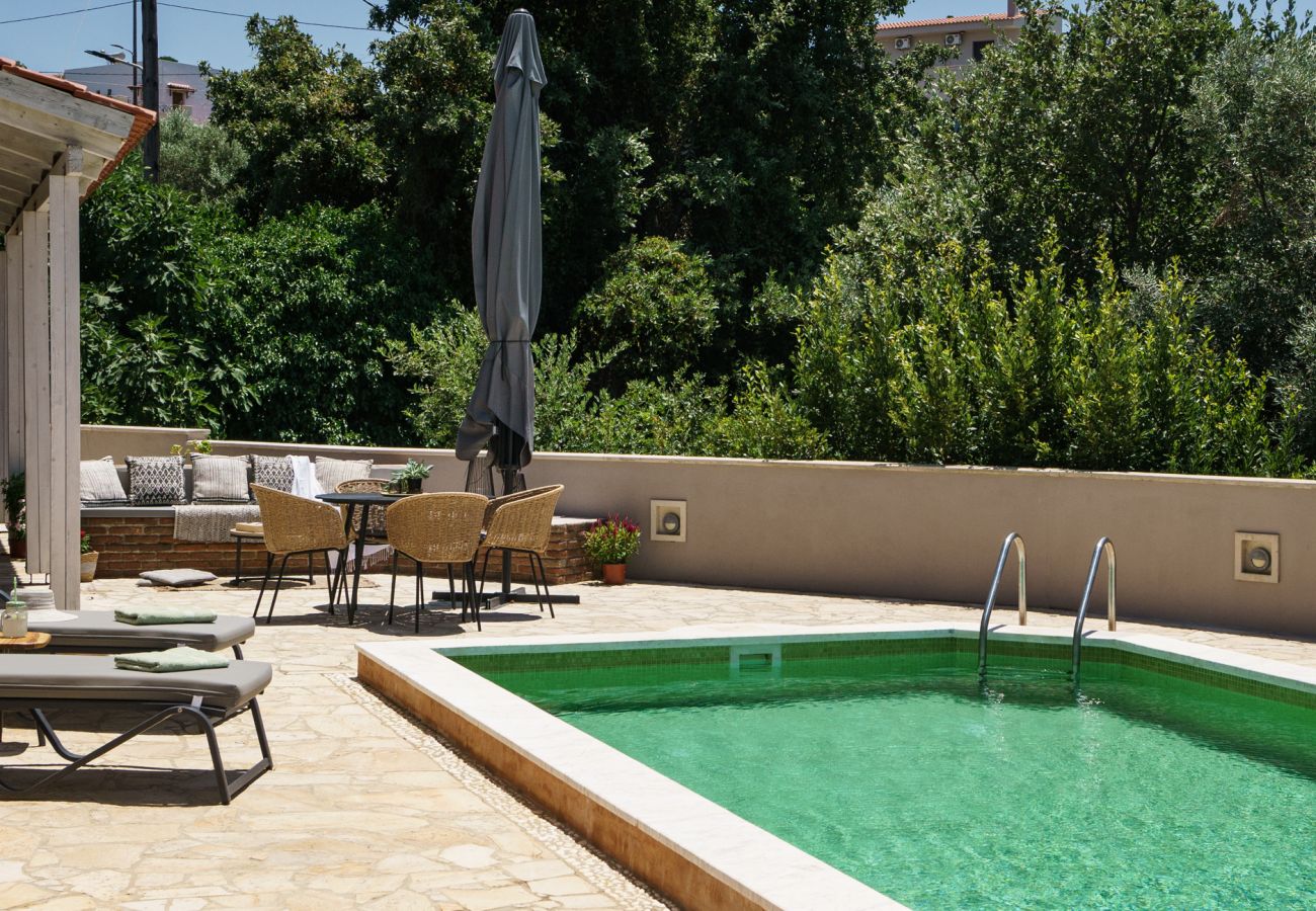 Villa in Prines - Private villa with unique panoramic sea views, pool, bbq, 3km to the beach!