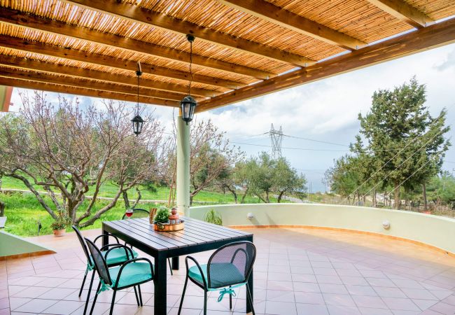 House in Tria Monastiria - Charming spacious house, 5min from Rethymno!
