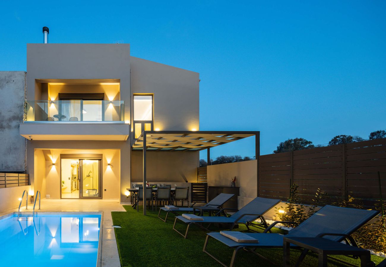 Villa in Panormo - Brand new modern villa, no car needed!