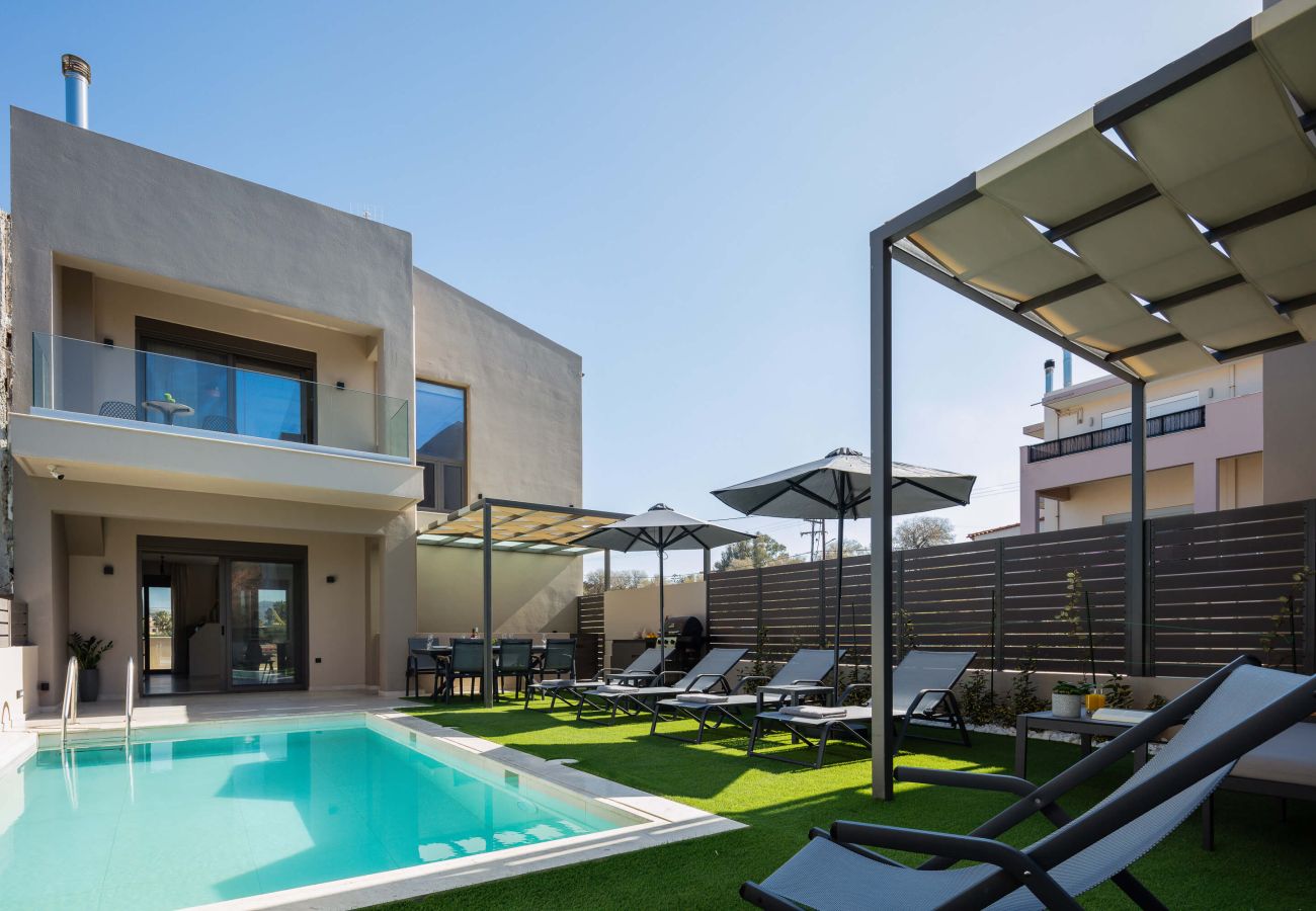 Villa in Panormo - Brand new modern villa, no car needed!