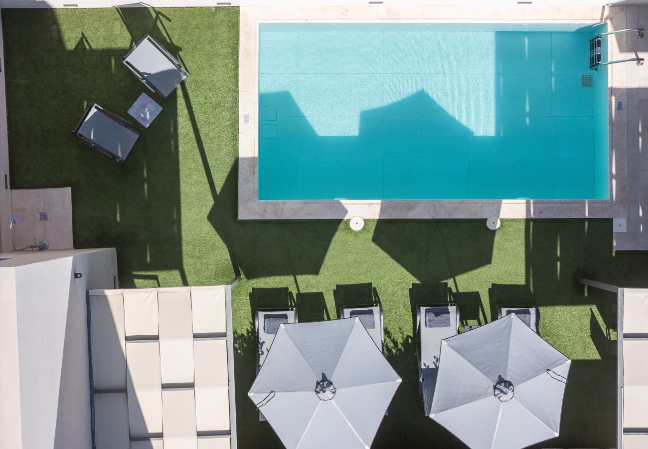 Villa in Panormo - Brand new modern villa, no car needed!