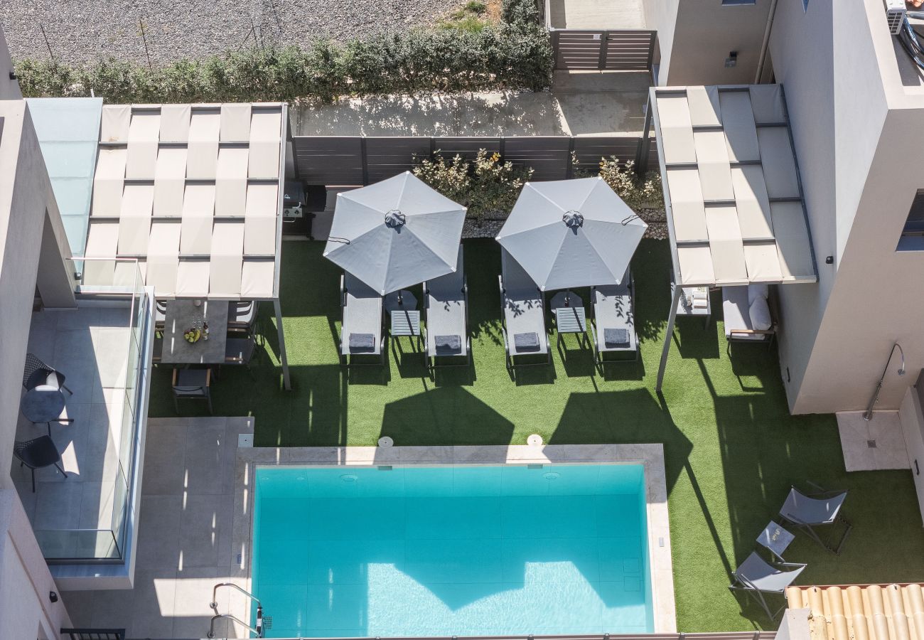 Villa in Panormo - Brand new modern villa, no car needed!