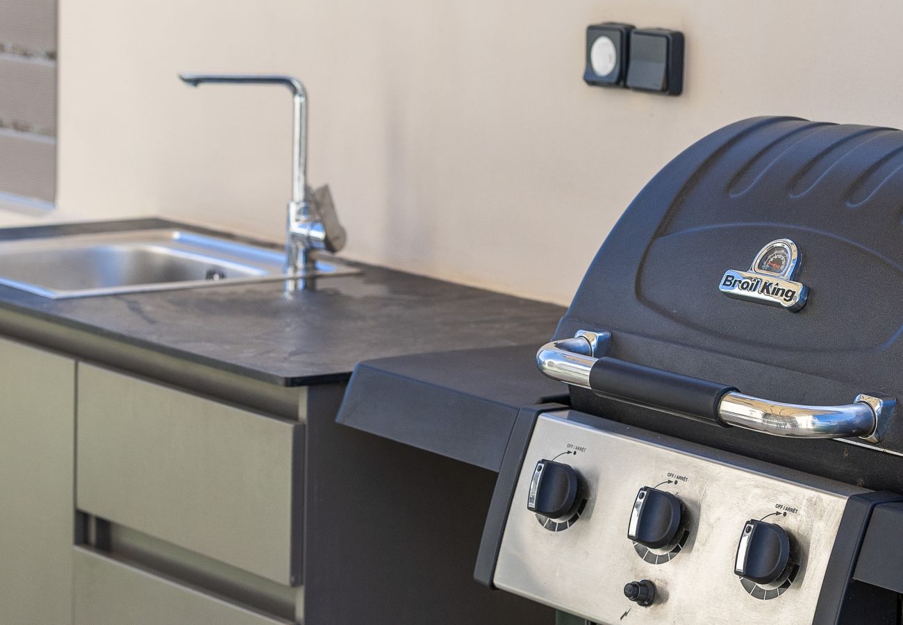 Villa in Panormo - Modern facilities, walking distance to the beach!