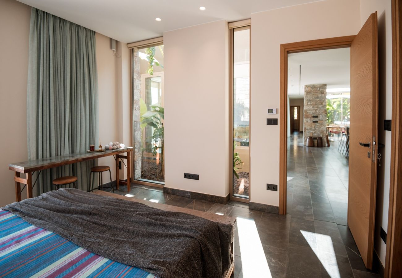 Villa in Rethymno - SeaCrete villa, heated pool, hamam and private beach!