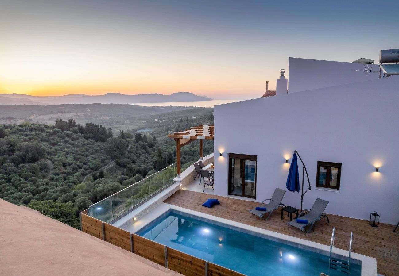 Villa in Archontiki - Stylish Villa with Heated Pool, Jacuzzi, Gym & Superb Views