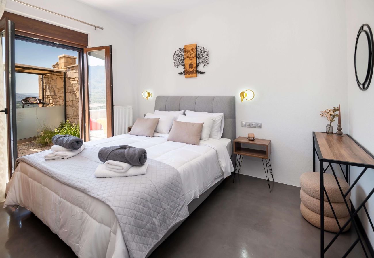 Villa in Archontiki - Stylish Villa with Heated Pool, Jacuzzi, Gym & Superb Views