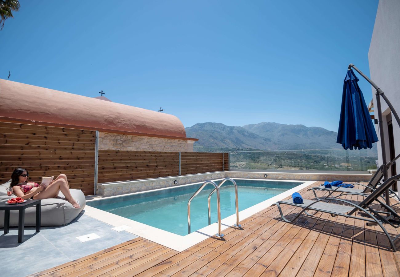 Villa in Archontiki - Stylish Villa with Heated Pool, Jacuzzi, Gym & Superb Views