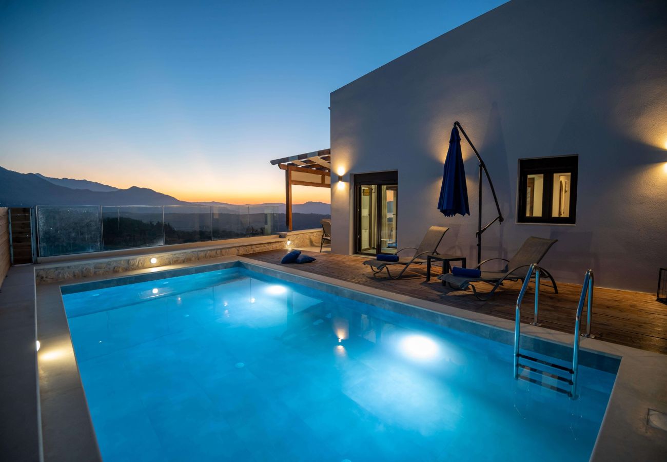 Villa in Archontiki - Stylish Villa with Heated Pool, Jacuzzi, Gym & Superb Views