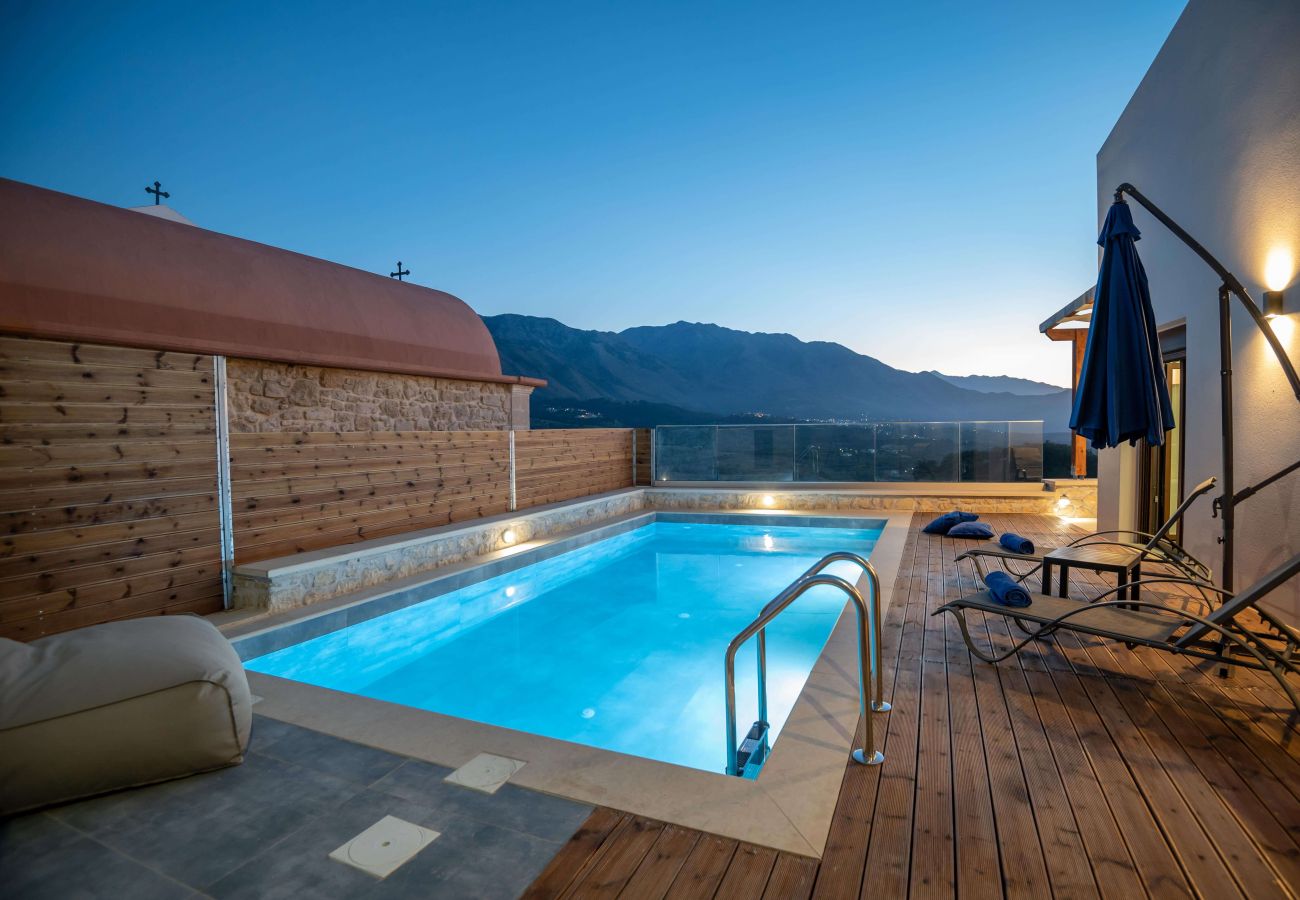 Villa in Archontiki - Stylish Villa with Heated Pool, Jacuzzi, Gym & Superb Views
