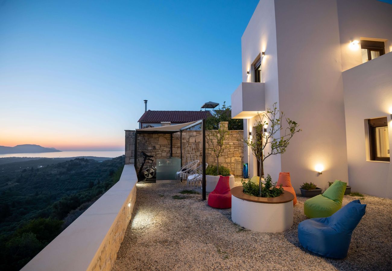 Villa in Archontiki - Stylish Villa with Heated Pool, Jacuzzi, Gym & Superb Views