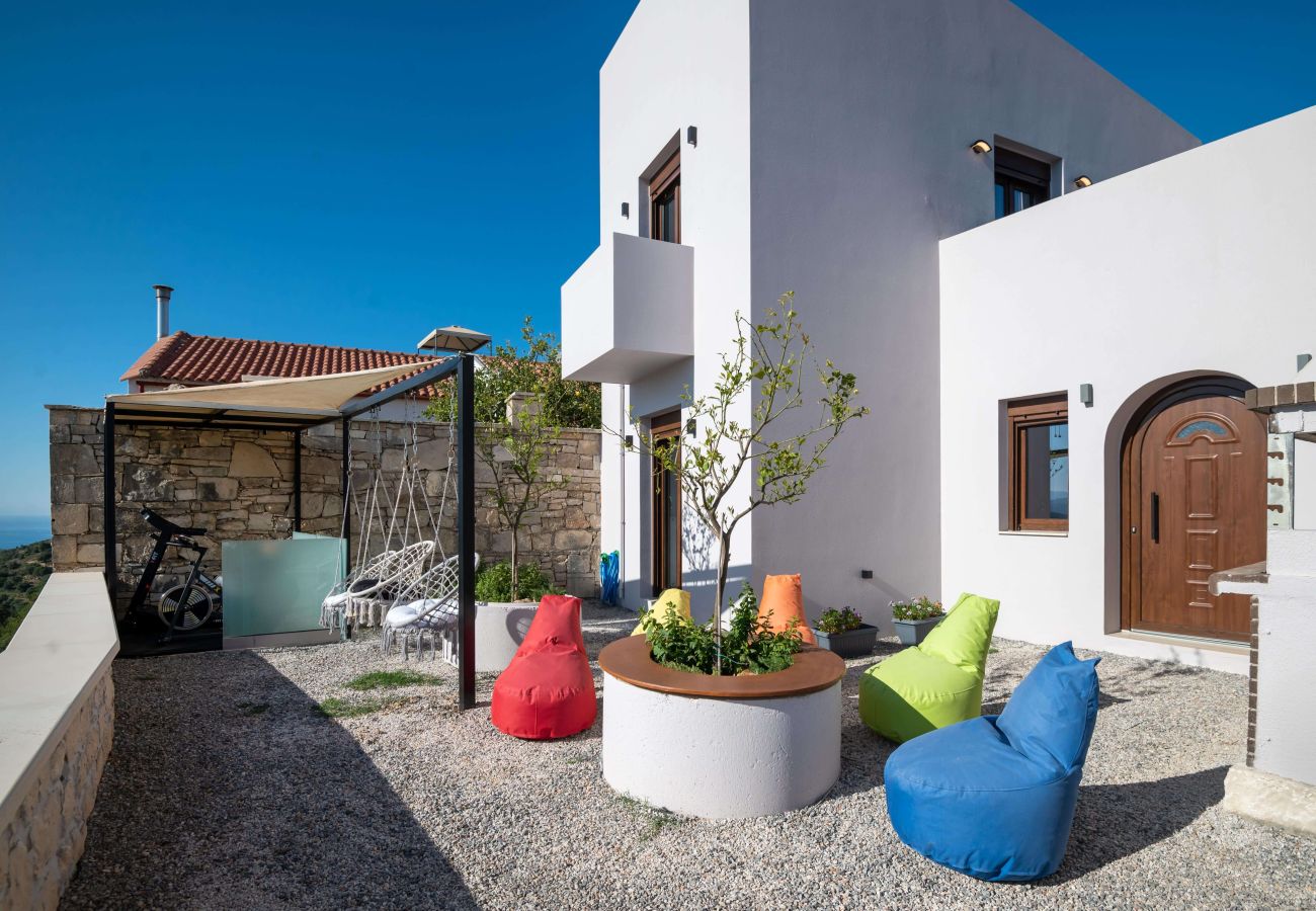 Villa in Archontiki - Stylish Villa with Heated Pool, Jacuzzi, Gym & Superb Views