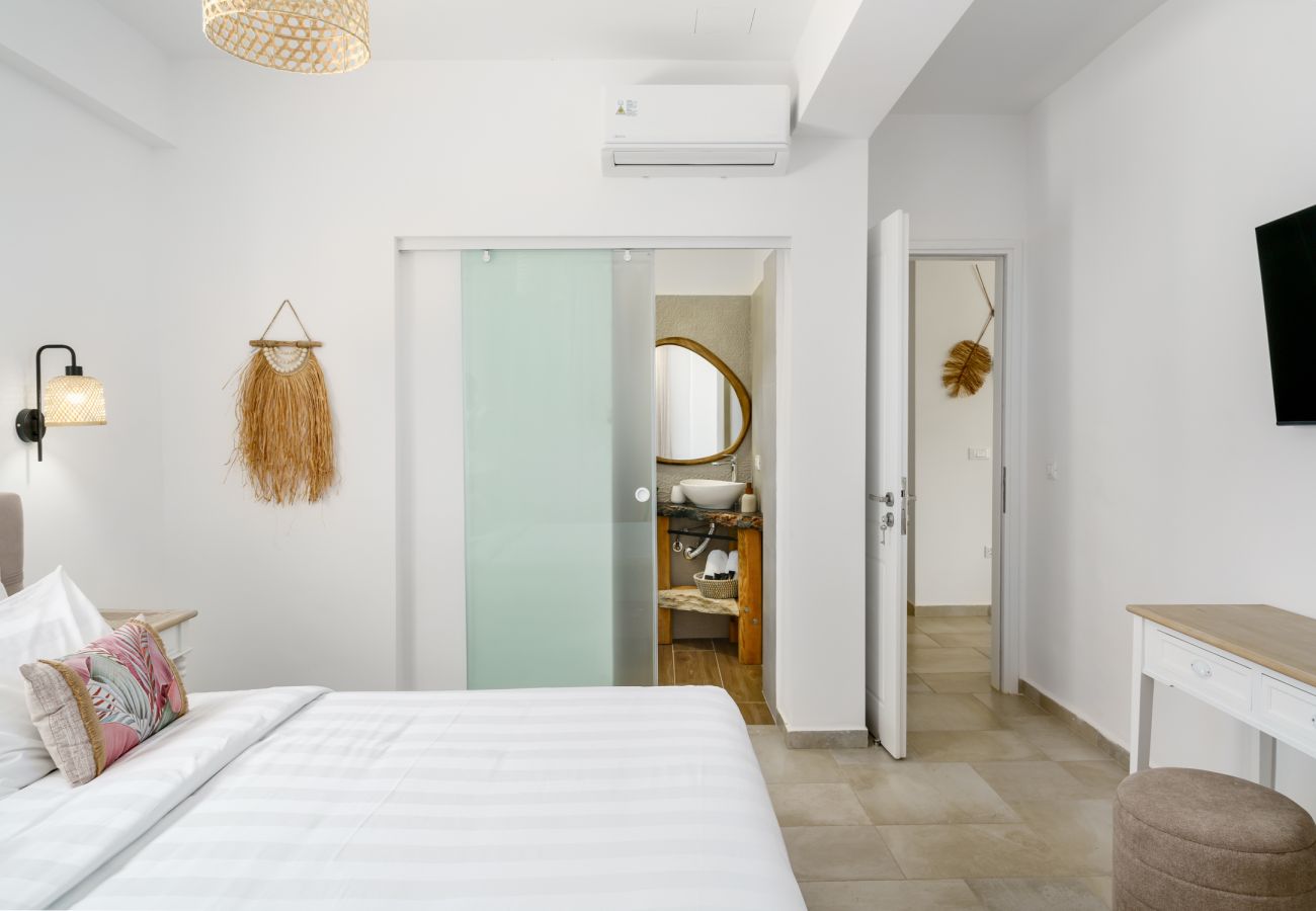 Villa in Dramia - Yammas Stone Villa | Private Pool, 5BR, Boho Style