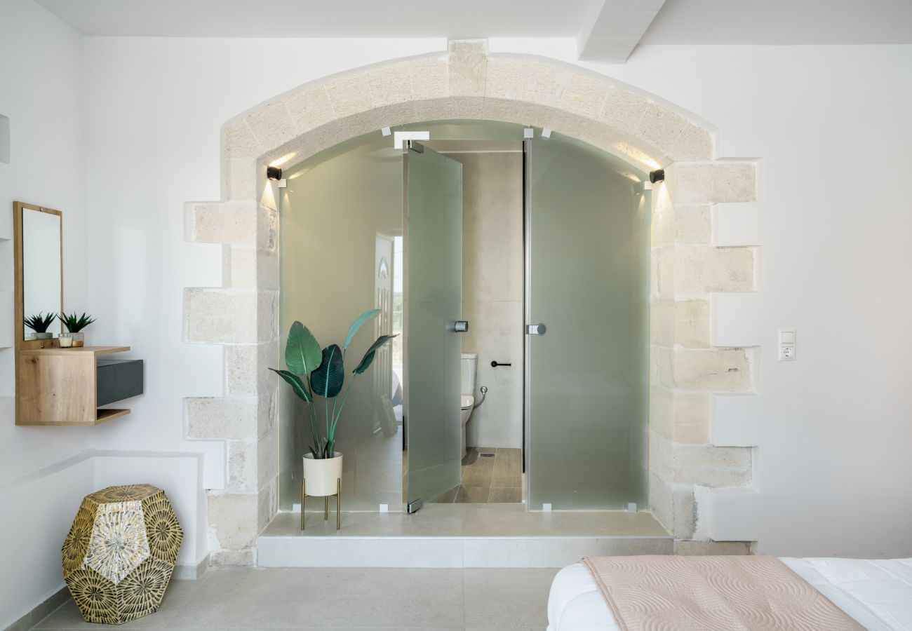Villa in Kato Poros - Villa Angelo | Bohemian Stone Escape with Pool near Rethymno