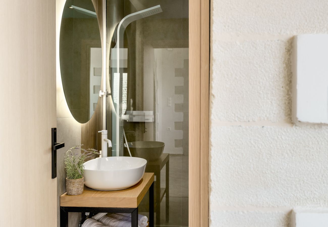 Villa in Kato Poros - Villa Angelo | Bohemian Stone Escape with Pool near Rethymno
