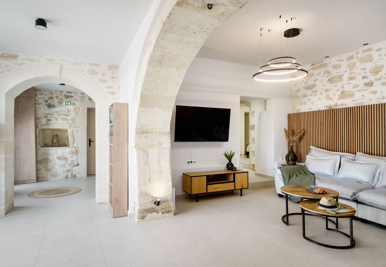 Villa in Kato Poros - Villa Angelo | Bohemian Stone Escape with Pool near Rethymno