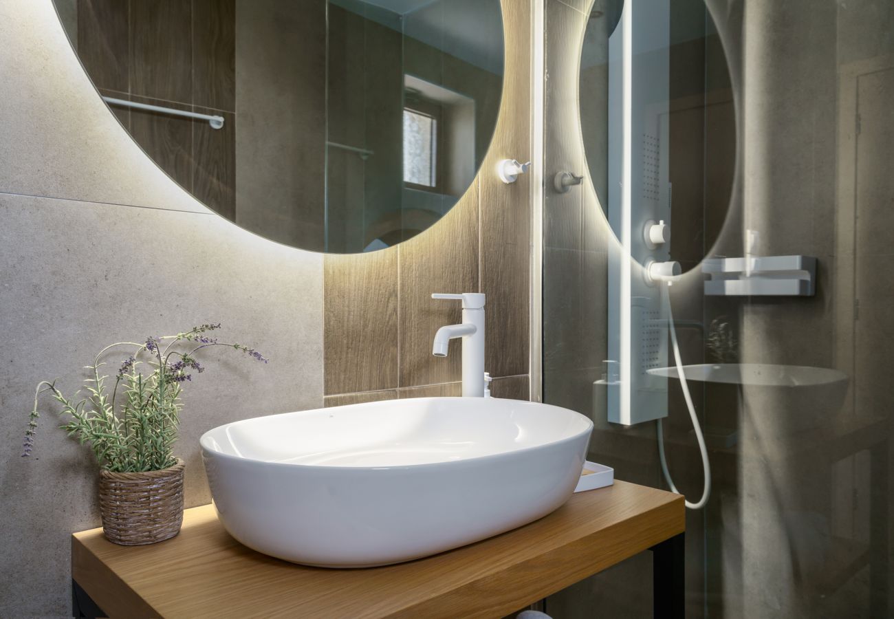 Villa in Kato Poros - Villa Angelo | Bohemian Stone Escape with Pool near Rethymno