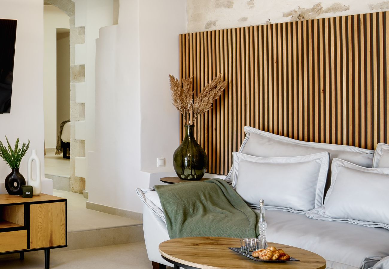 Villa in Kato Poros - Villa Angelo | Bohemian Stone Escape with Pool near Rethymno