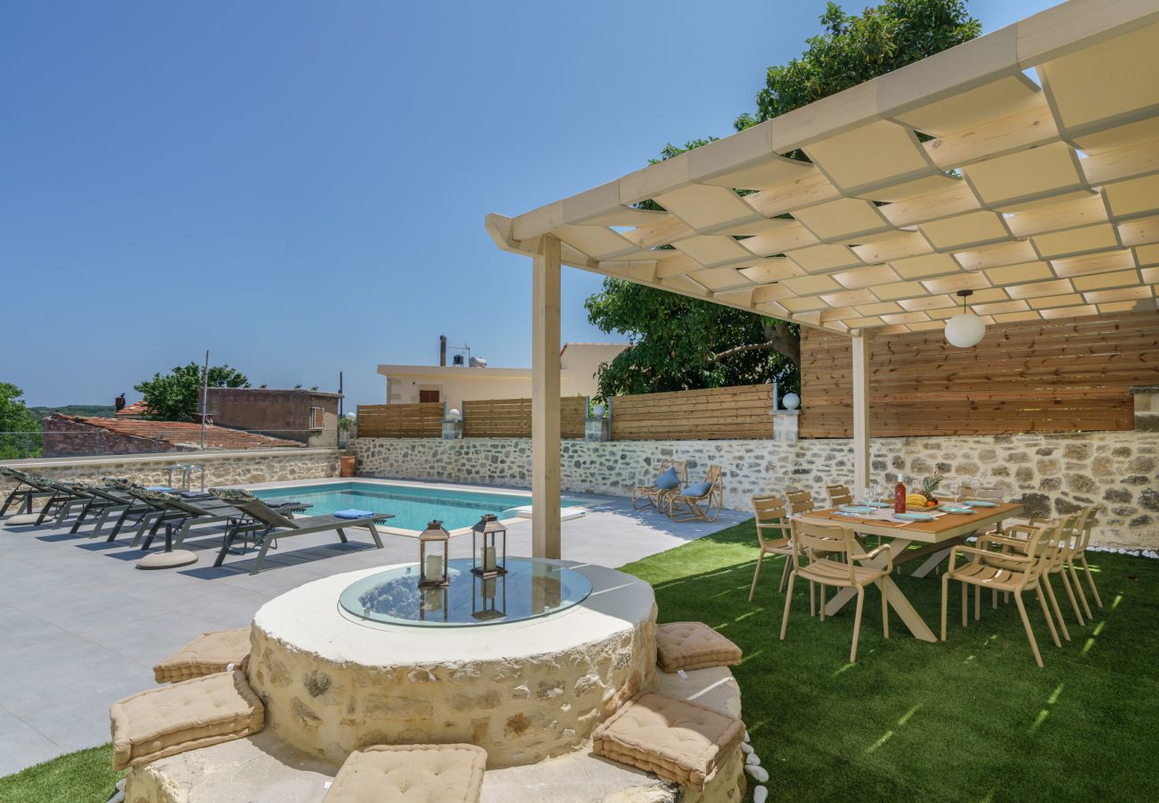 Villa in Kato Poros - Villa Angelo | Bohemian Stone Escape with Pool near Rethymno