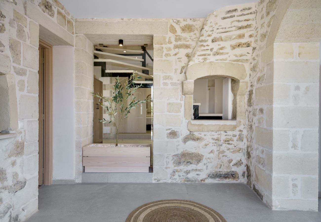 Villa in Kato Poros - Villa Angelo | Bohemian Stone Escape with Pool near Rethymno