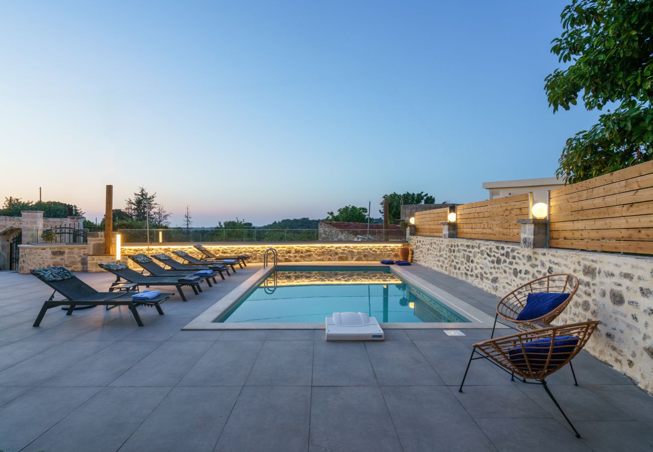 Villa in Kato Poros - Villa Angelo | Bohemian Stone Escape with Pool near Rethymno