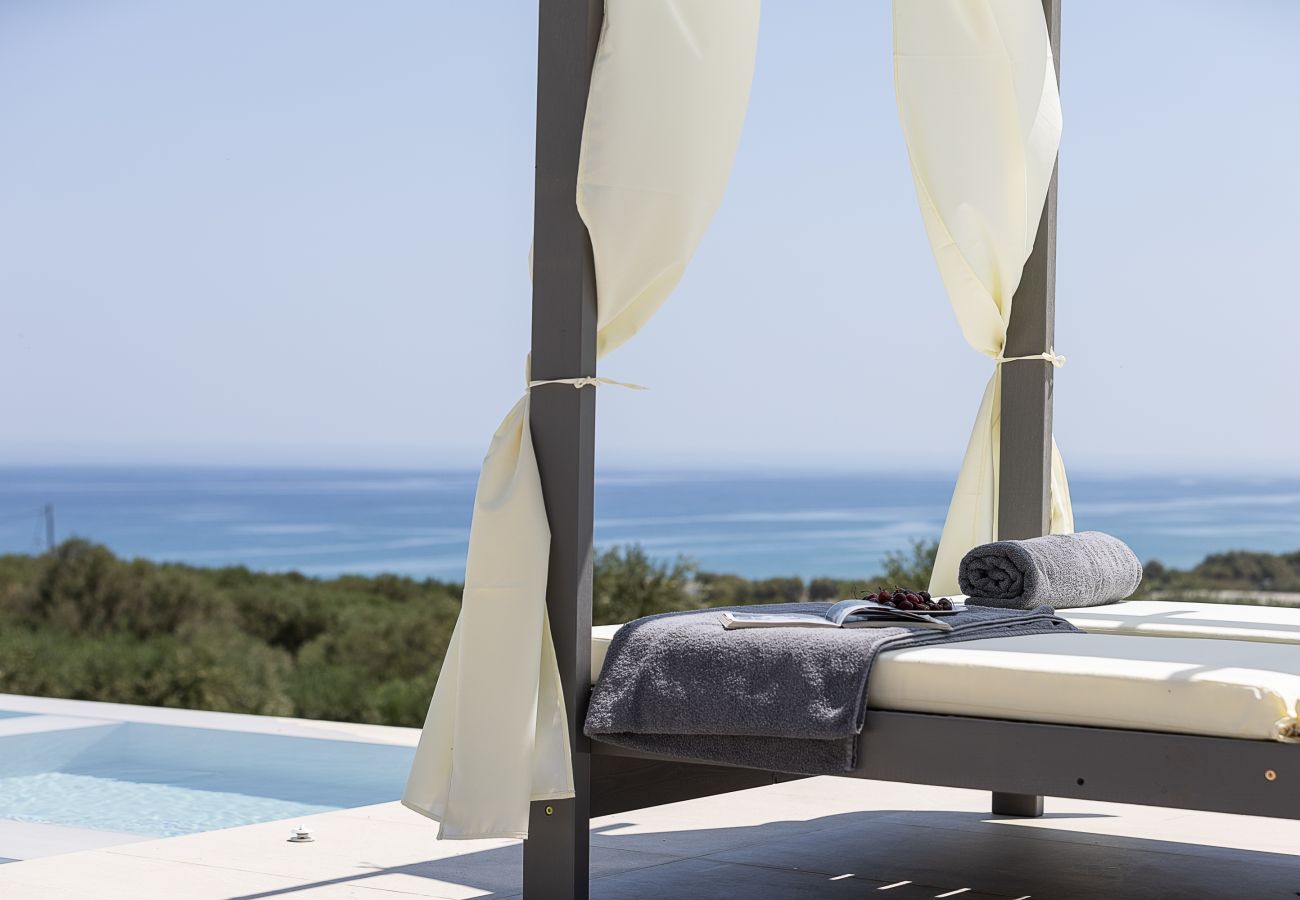 Villa in Episkopi - Serenia Exclusive Residence | Infinity Pool, Sea View, Walk to Beach