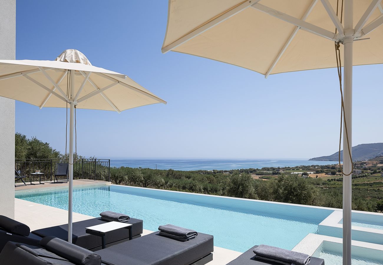 Villa in Episkopi - Serenia Exclusive Residence | Infinity Pool, Sea View, Walk to Beach