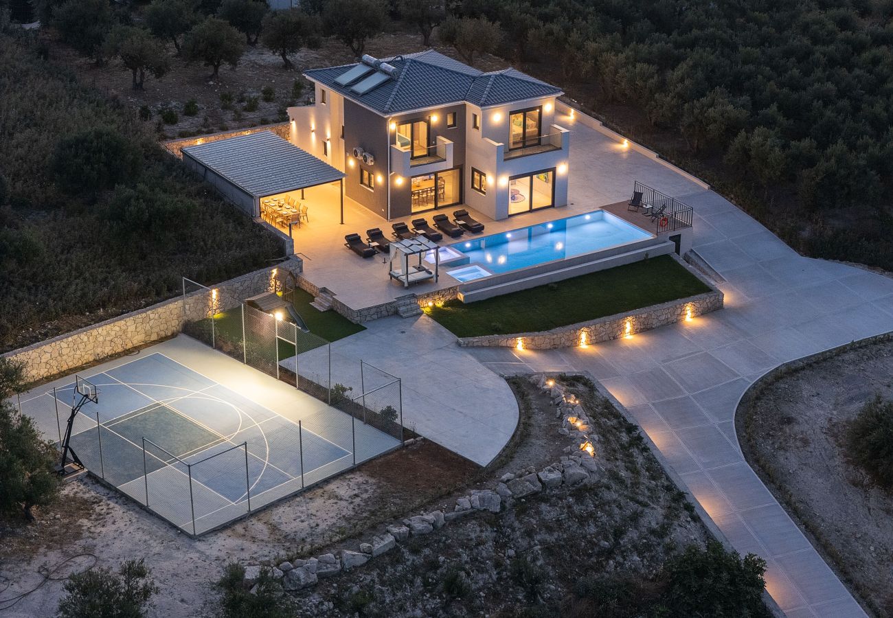 Villa in Episkopi - Serenia Exclusive Residence | Infinity Pool, Sea View, Walk to Beach