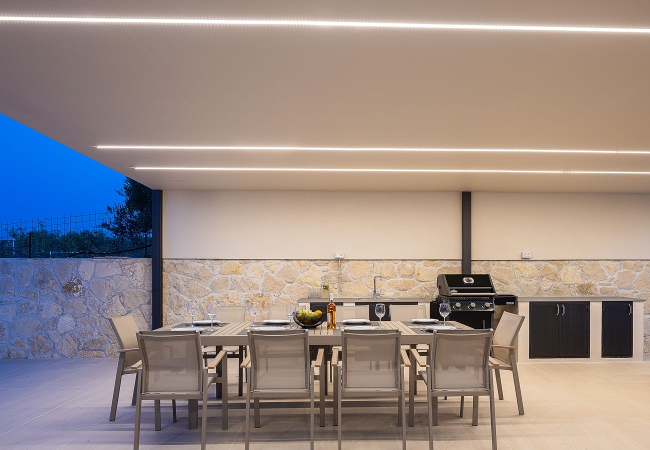 Villa in Episkopi - Serenia Exclusive Residence | Infinity Pool, Sea View, Walk to Beach