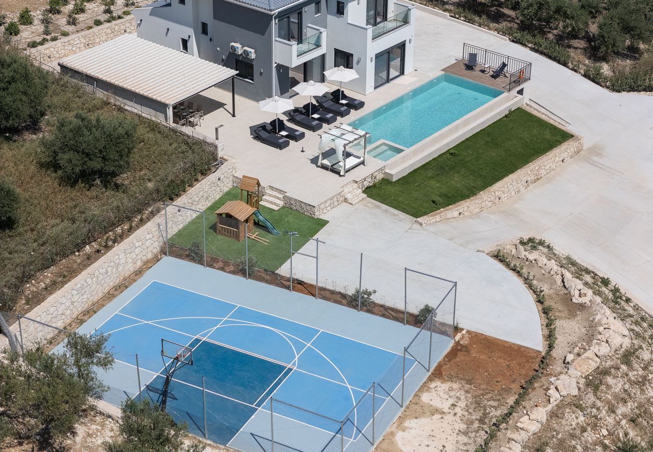 Villa in Episkopi - Serenia Exclusive Residence | Infinity Pool, Sea View, Walk to Beach